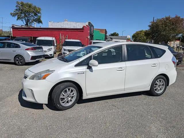 2014 Toyota Prius v Three