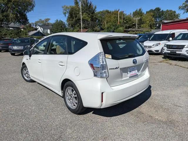 2014 Toyota Prius v Three