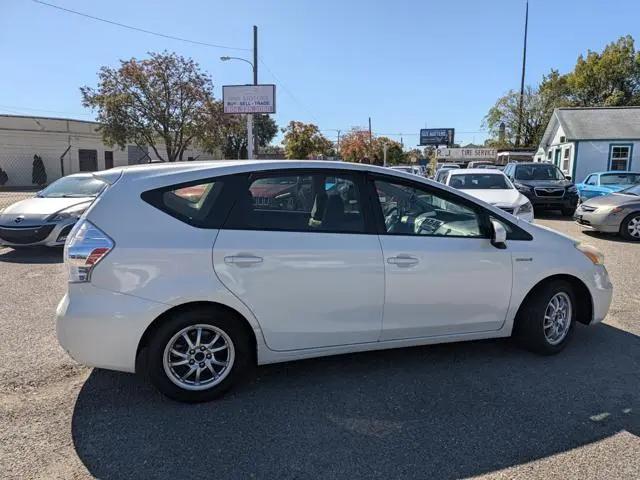 2014 Toyota Prius v Three