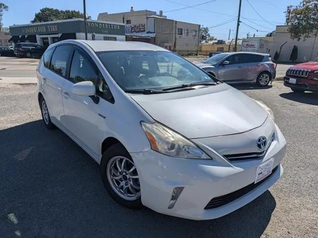 2014 Toyota Prius v Three