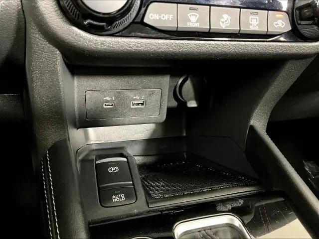 2023 Nissan Kicks SR Xtronic CVT