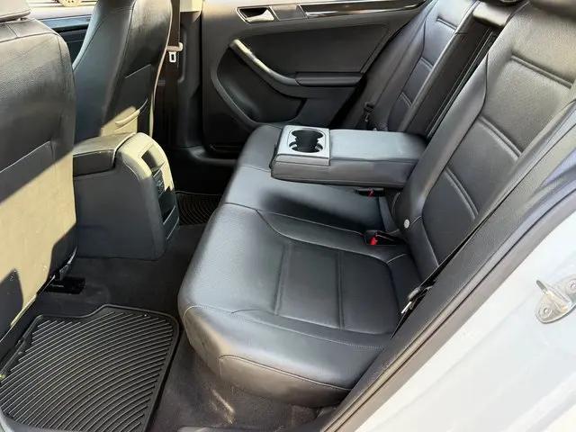 2017 Volkswagen Jetta 1.8T SEL