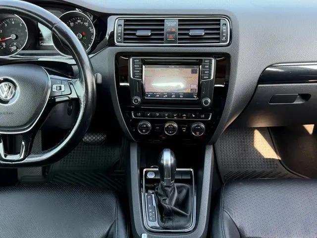 2017 Volkswagen Jetta 1.8T SEL