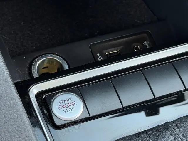 2017 Volkswagen Jetta 1.8T SEL