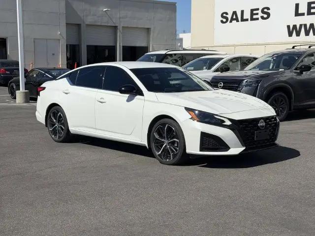 2023 Nissan Altima SR FWD for sale in Valencia, CA
