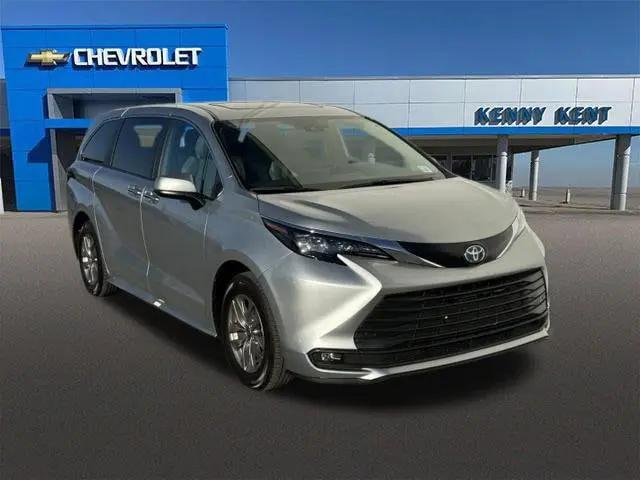 2025 Toyota Sienna XLE for sale in Evansville, IN