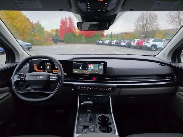 2027 Kia Carnival LXS