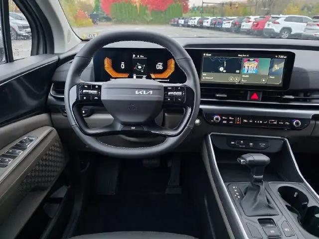 2027 Kia Carnival LXS