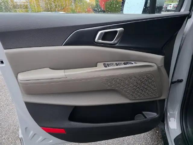 2027 Kia Carnival LXS