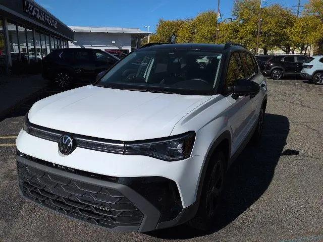 2025 Volkswagen Taos 1.5T SE Black for sale in Livonia, MI