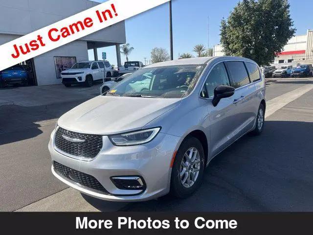 2024 Chrysler Pacifica Touring L for sale in Bakersfield, CA