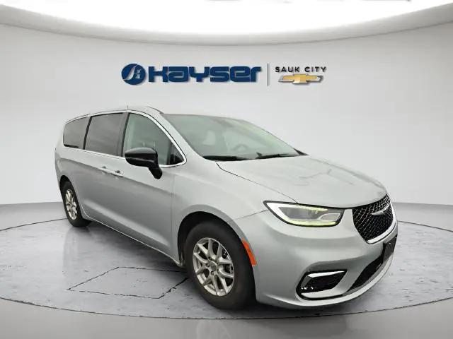 2024 Chrysler Pacifica Touring L for sale in Sauk City, WI