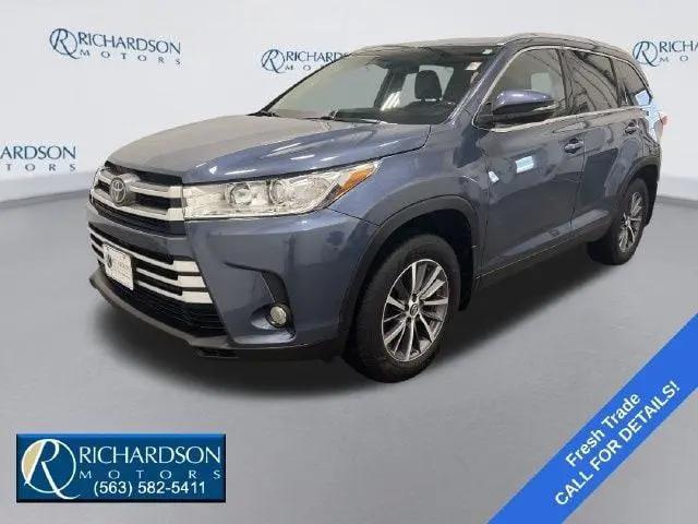 2019 Toyota Highlander XLE for sale in Dubuque, IA
