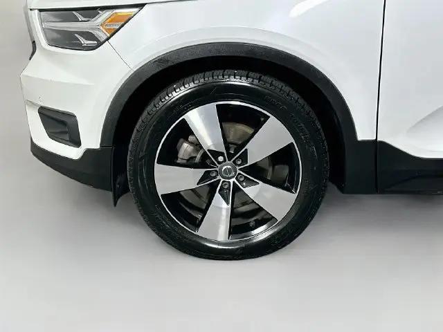 2021 Volvo XC40 T5 Momentum