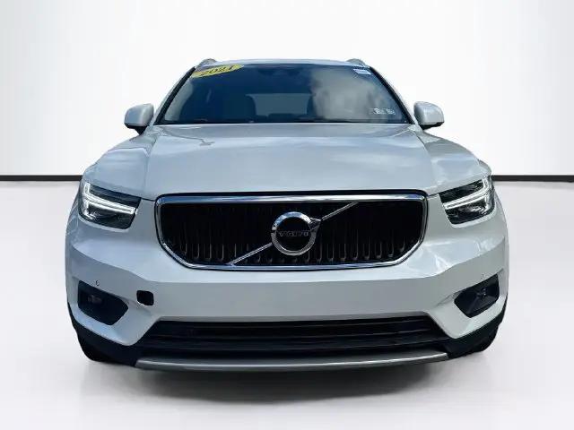 2021 Volvo XC40 T5 Momentum