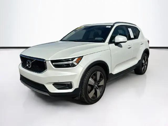 2021 Volvo XC40 T5 Momentum
