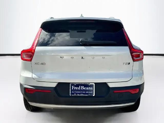 2021 Volvo XC40 T5 Momentum