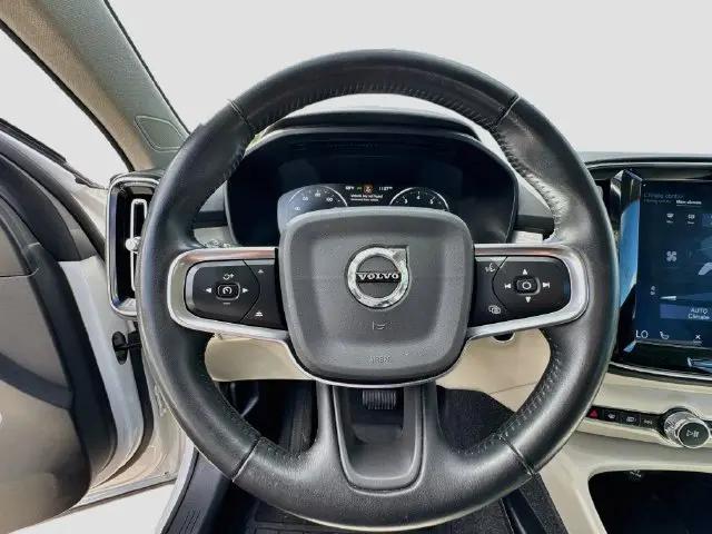 2021 Volvo XC40 T5 Momentum
