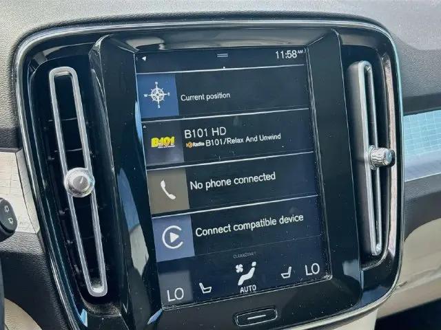 2021 Volvo XC40 T5 Momentum