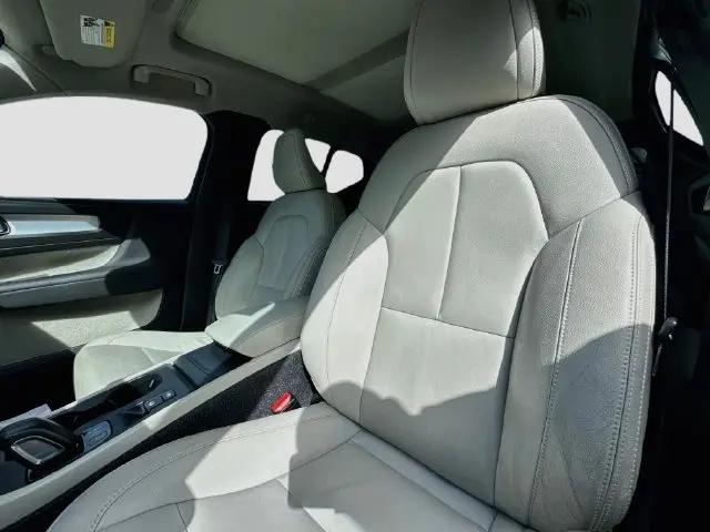 2021 Volvo XC40 T5 Momentum