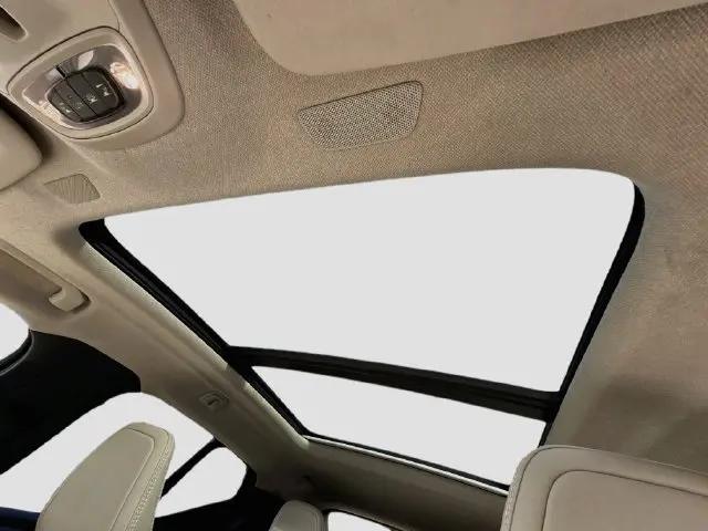 2021 Volvo XC40 T5 Momentum