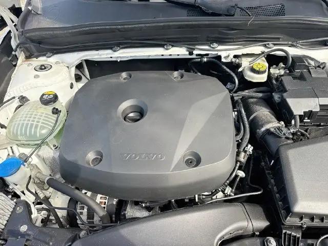 2021 Volvo XC40 T5 Momentum