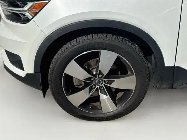 2021 Volvo XC40 T5 Momentum