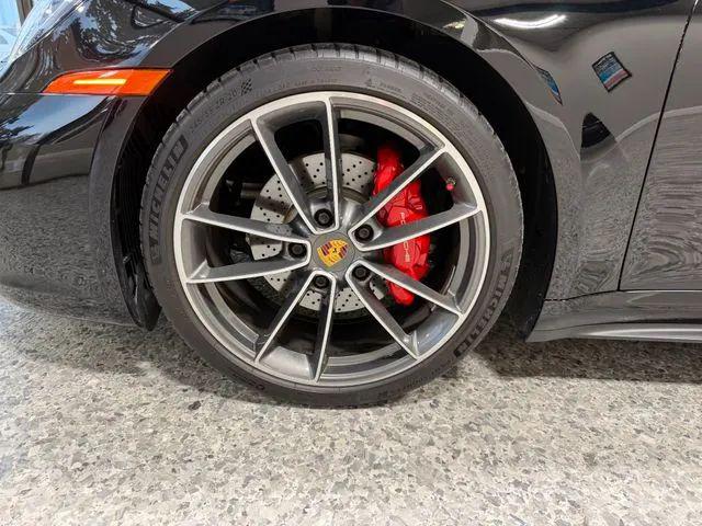 2021 Porsche 911 Carrera