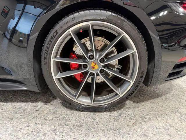 2021 Porsche 911 Carrera