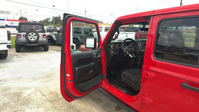 2021 Jeep Gladiator Sport