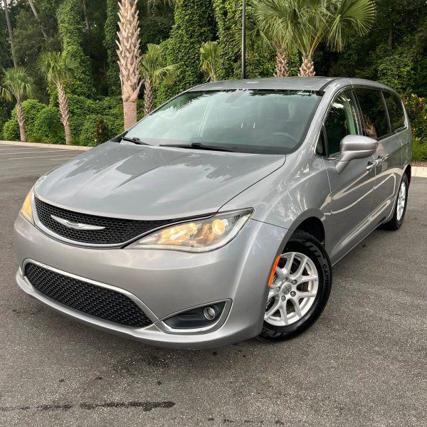 2020 Chrysler Pacifica Touring