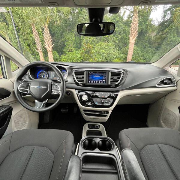 2020 Chrysler Pacifica Touring