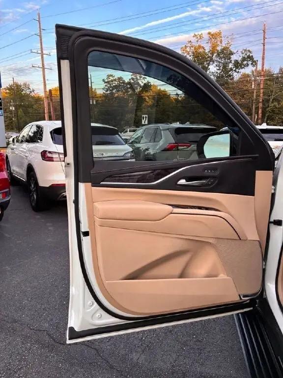 2023 Cadillac Escalade 4WD Premium Luxury