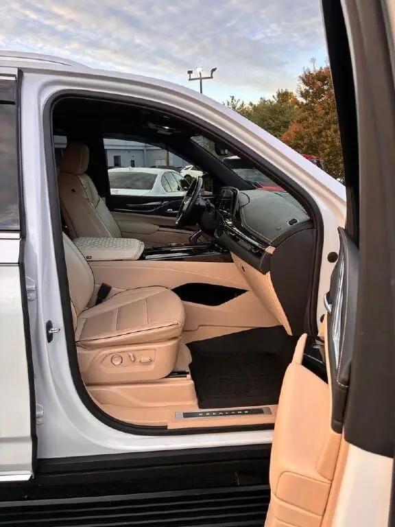 2023 Cadillac Escalade 4WD Premium Luxury