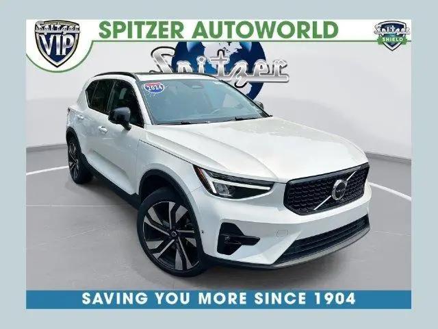 2024 Volvo XC40 B5 Plus Dark Theme for sale in Amherst, OH