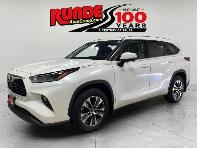 2021 Toyota Highlander XLE for sale in East Dubuque, IL