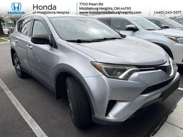 2018 Toyota RAV4 LE for sale in Middleburg Heights, OH