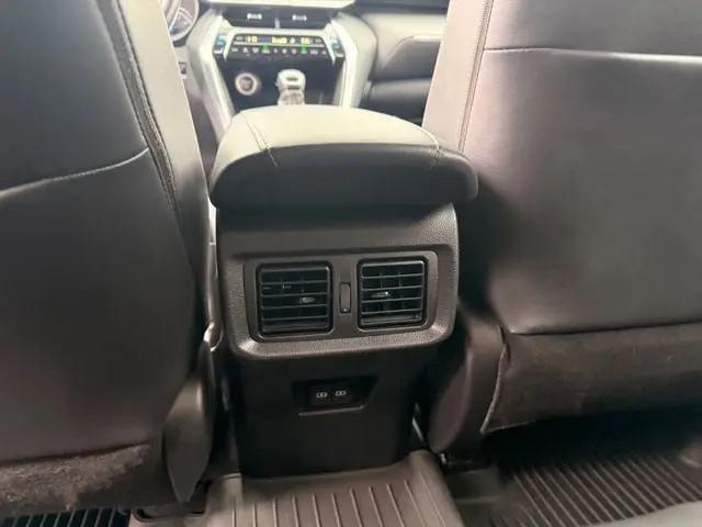 2023 Toyota Venza LE