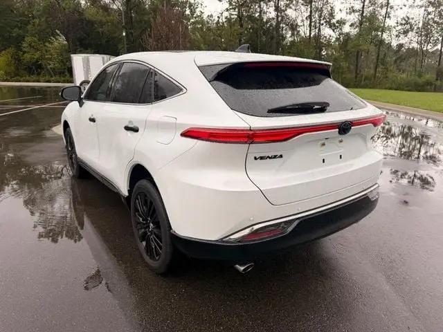 2023 Toyota Venza LE