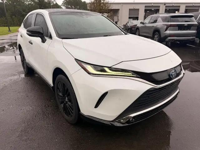 2023 Toyota Venza LE