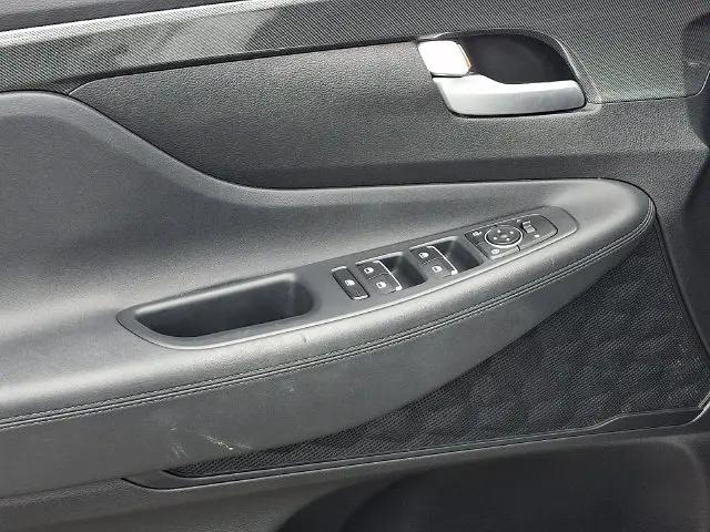 2021 Hyundai Santa Fe SE