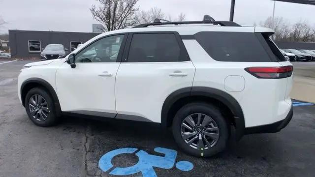 2024 Nissan Pathfinder SV 4WD
