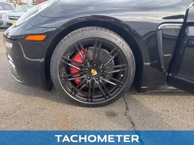 2015 Porsche Panamera 4