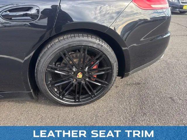 2015 Porsche Panamera 4