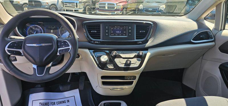 2017 Chrysler Pacifica LX