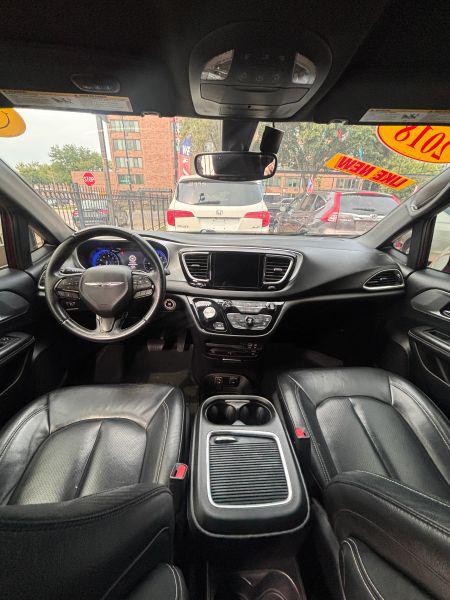 2018 Chrysler Pacifica Touring L Plus