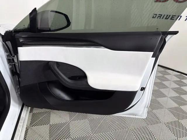 2022 Tesla Model S Plaid Tri Motor All-Wheel Drive