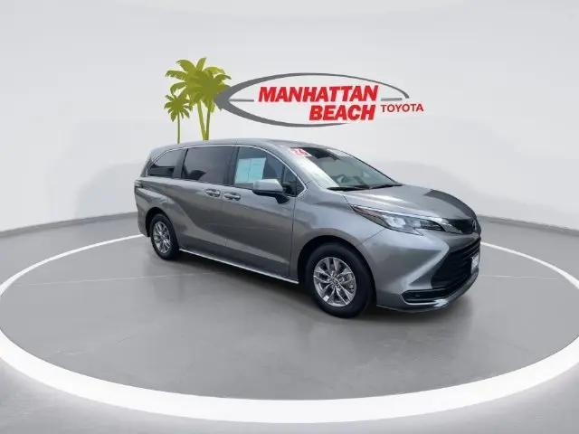 2026 Toyota Sienna LE