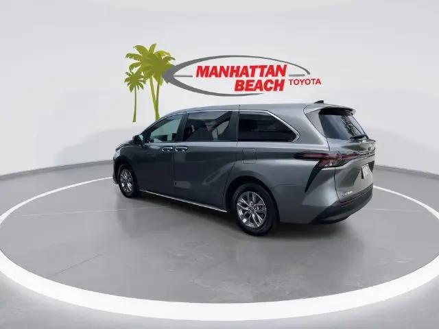 2026 Toyota Sienna LE