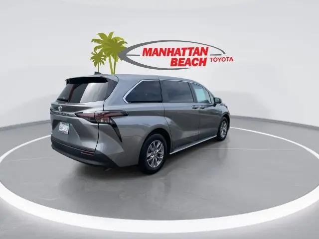 2026 Toyota Sienna LE